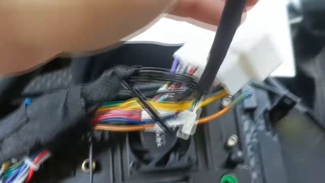 Не работает штатный USB KIA RIO 4 на магнитоле Teyes CC2L? Есть решение! смотреть онлайн