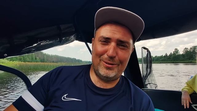 Сдаю точки КРУТОГО маршрута на лодке. Жена в восторге! Попали на раздачу судака. Весьегонск Устюжн смотреть онлайн