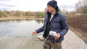 Запускаю ЛЕНКу -  гибрид ленского осетра и калуги. Осетр ЛенКа в пруду.