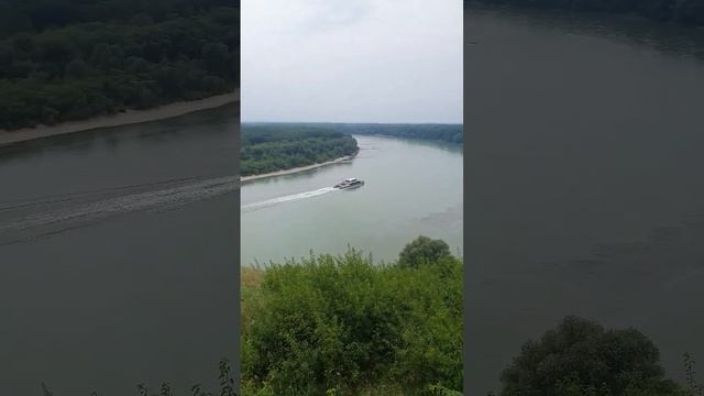 Граница Австрии и Словакии. Замок Девин. смотреть онлайн