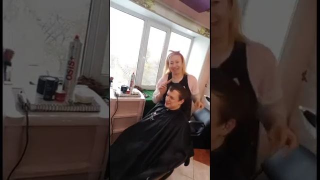 Парикмахерские услуги (карантин на дому #сидимдома) смотреть онлайн