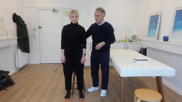 Full Alexander Technique Lesson (45 minutes) смотреть онлайн