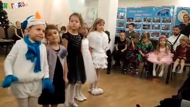 Зимняя сказка в исполнении учеников ДМШХП г.Белгород смотреть онлайн