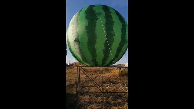 Надувной Арбуз, реклама фруктового рынка. смотреть онлайн