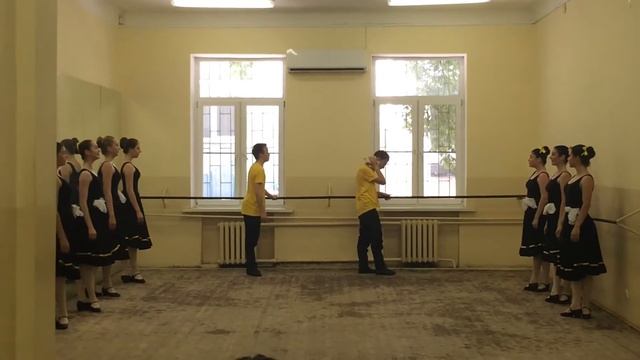 Показ по народному танцу. Станок. смотреть онлайн