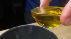 Стейк из тунца в перце  | Как приготовить стейк из тунца | Соус для рыбного стейка