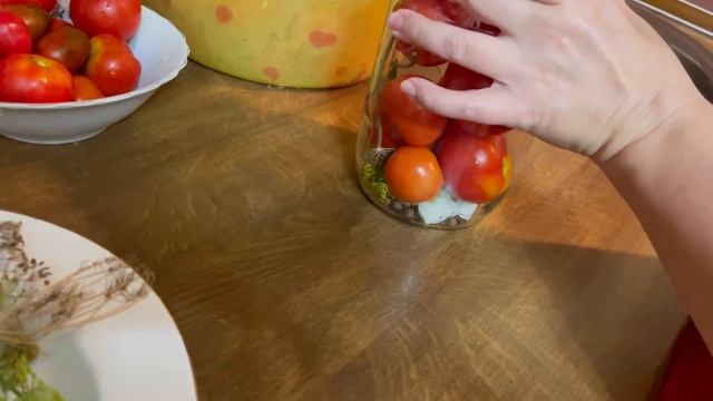 Маринованные помидоры. смотреть онлайн