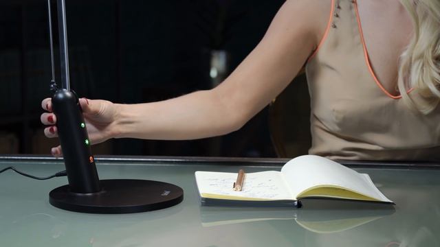 Кабинетная настольная лампа Uniel TLD-519 смотреть онлайн