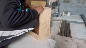 Бункерная кормушка для кур! Своими руками! Из подручных материалов!