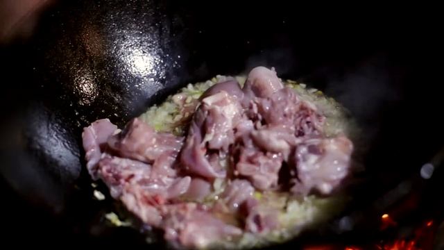 Курица с овощами в казане. Готовим ужин от повара любителя. смотреть онлайн