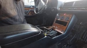 Как достать радиатор печки на мерседес w140