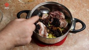 Щи из квашеной капусты с грибами. Кислые щи | Первые блюда – готовим с Олегом Михалевичем