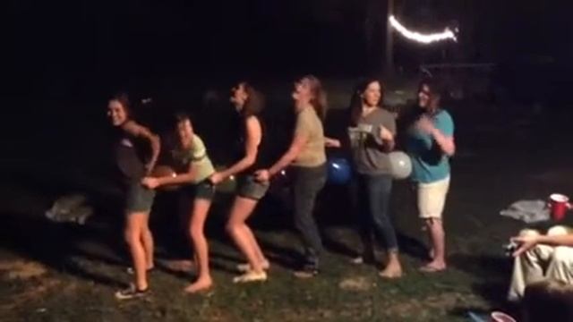 Balloon popping game.. (Feat.. Us Gals!!) смотреть онлайн