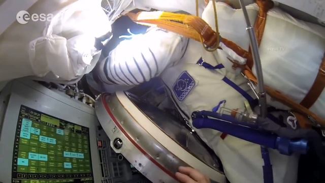Soyuz इंटरनेशनल स्पेस स्टेशन के साथ Docking कैसे करता है Docking with International Space Station смотреть онлайн