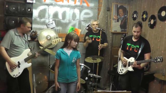 TPG feat Наталья Пьянкова-Я По Улице ИДУ смотреть онлайн