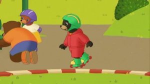 Бурый медвежонок - РАБОТАЕТ В САДУ (33)