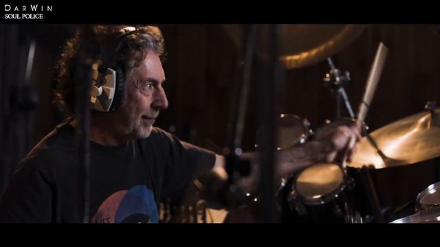 DarWin – Soul Police -- Simon Phillips Drum Performance Close Up