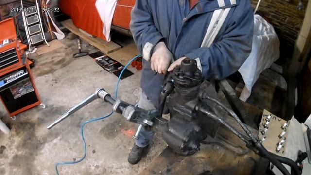 Démontage d'un boitier de direction GM - Partie 1 смотреть онлайн