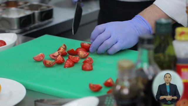 12 Тёплый салат сТелятиной и баклажан смотреть онлайн