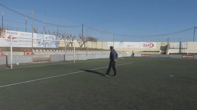 ¡¡ME PARTO EL PANTALON!! - CORNER CHALLENGE RETOS DE FUTBOL EN LA VIDA REAL CON YOUTUBERS смотреть онлайн