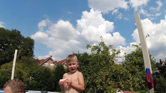 Арбуз ЧЕЛЛЕНДЖ Кто быстрее  съест арбуз