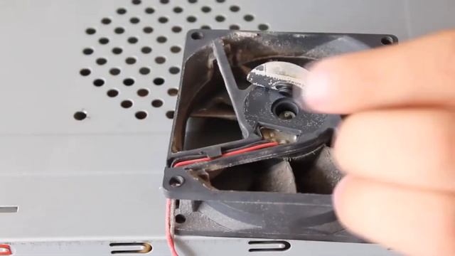 Что делать если компьютер сильно шумит при включении. смотреть онлайн