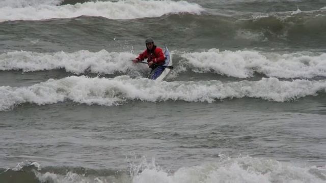 Kayak Surfing Lake Ontario - learntokayak.ca смотреть онлайн