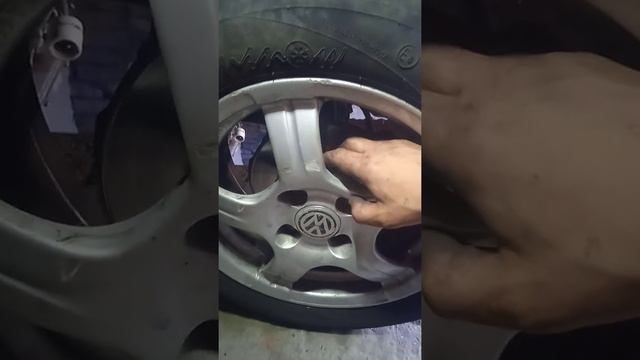 Как открутить болт Колеса который закипел!