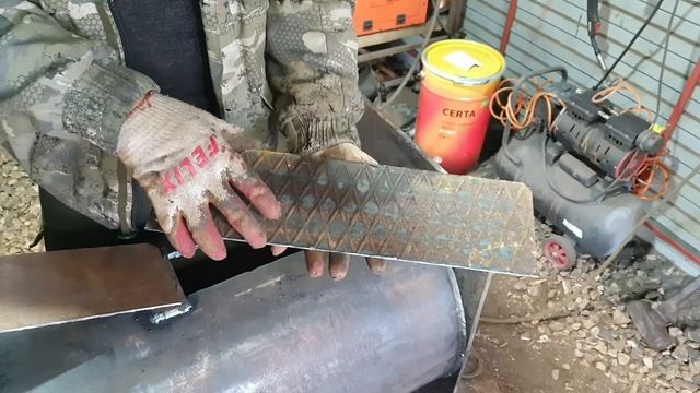 Варим котёл отопления без водяной рубашки на топке, с теплосьемом на колодцах дымохода смотреть онлайн