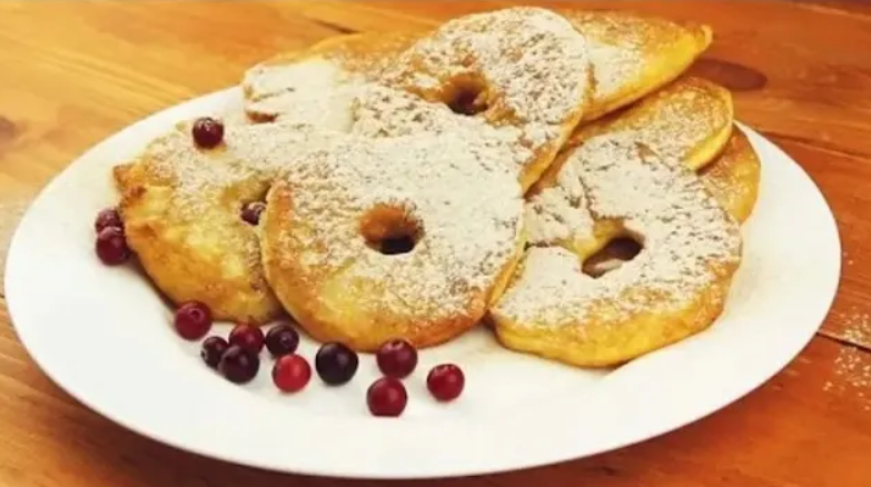 БЕЗУМНО ВКУСНЫЕ И ПРОСТЫЕ В ПРИГОТОВЛЕНИИ АНАНАСОВЫЕ ОЛАДЬИ! смотреть онлайн