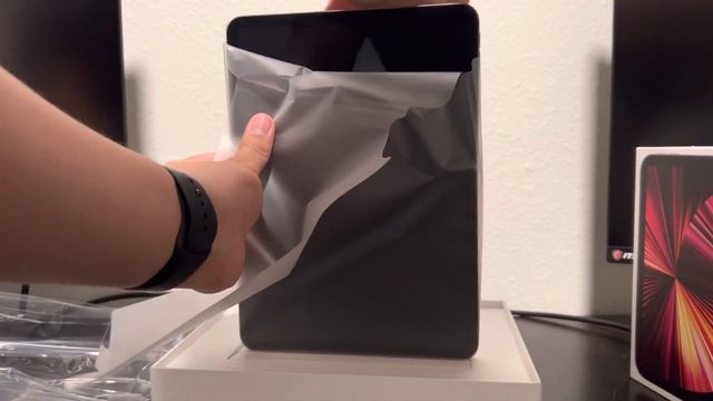 Unboxing iPad Pro 11in 3rd Generation 256GB смотреть онлайн