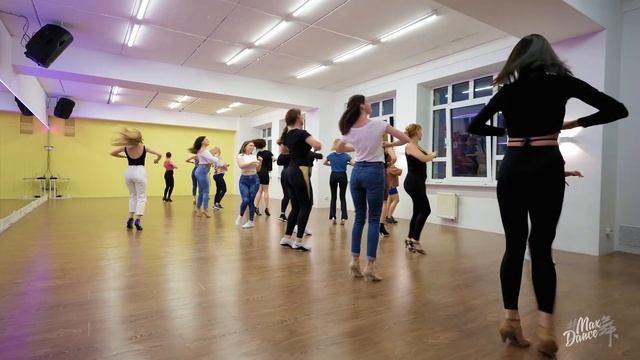 Бачата женский стиль, тренер Екатерина Щербакова смотреть онлайн