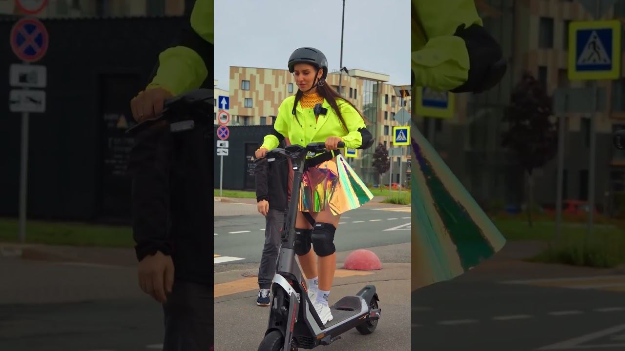 Девушка впервые на мощном электросамокате смотреть онлайн