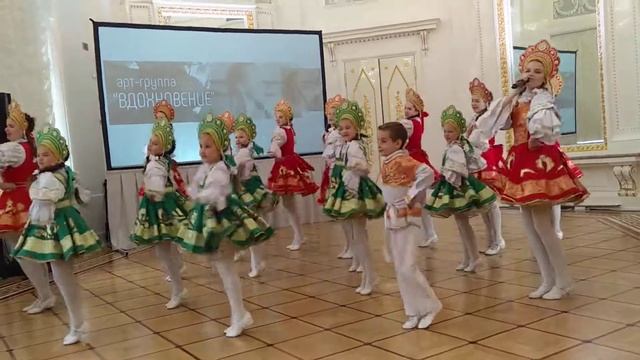 Русская фантазия "Подмосковные вечера" смотреть онлайн