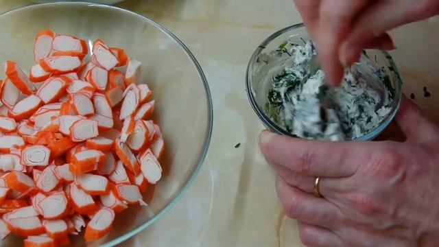 Салат из авокадо и крабовыми палочками смотреть онлайн