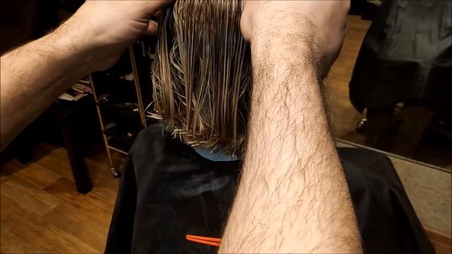 Женская стрижка Градуированное каре. women haircut. смотреть онлайн