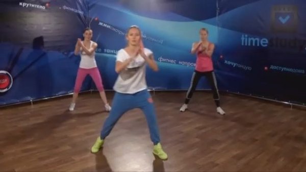 Аэробика для начинающих дома урок 1 из 40. Базовые фитнес упражнения