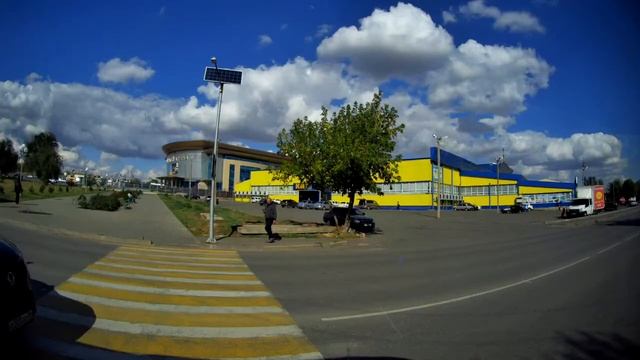 Элиста. Кому памятник? Золотой такой. смотреть онлайн