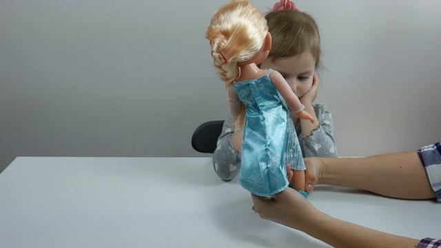 Открываем куклу Эльза ХОЛОДНОЕ СЕРДЦЕ детское видео смотреть/Elsa doll openboxing смотреть онлайн