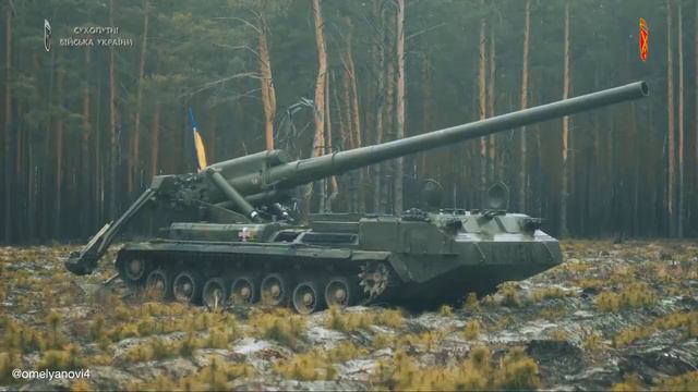 Ukraine`s massive 203mm 2S7 "Pion" self-propelled gun in action. смотреть онлайн