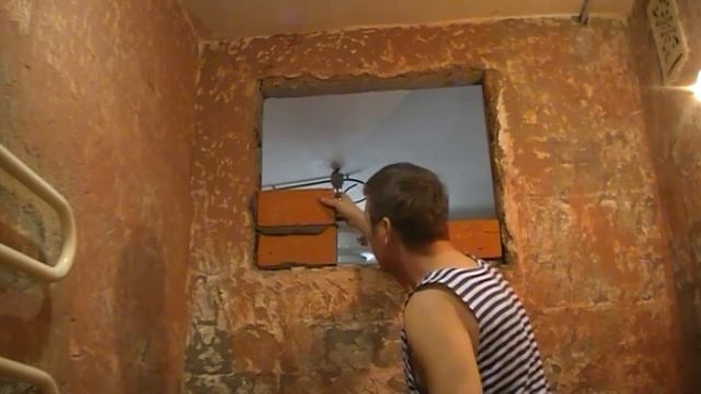 ДЕЛАЮ РЕМОНТ В ВАННОЙ/УБИРАЮ ОКНО И ДВЕРЬ/ВЫРАВНИВАЮ СТЕНЫ/ЧАСТЬ 2 смотреть онлайн