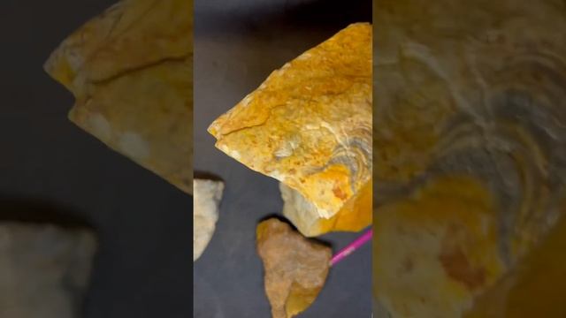 Каменные ручные топоры, одного типа, но разные размеры. #Палеолит #Археология #КаменныйПериод смотреть онлайн