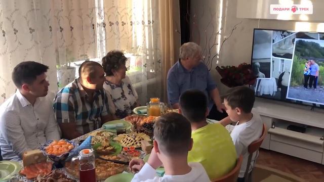 Что подарить маме/бабушке на 8 марта? ПОДАРИ ТРЕК ПЕСНЯ НА ЗАКАЗ ДЛЯ ВАШИХ ЛЮБИМЫХ❤️ смотреть онлайн