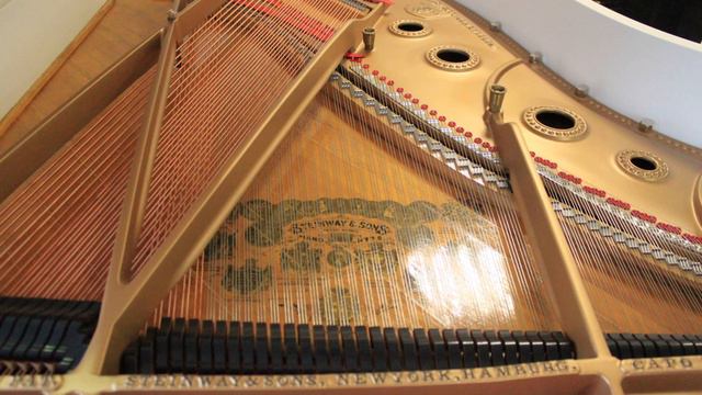 Рояль Steinway & Sons A-188 Стейнвей белый кабинетный смотреть онлайн