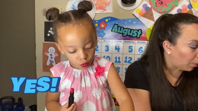 FAMILIA PRINCE MAKEUP SHOP | PATRICIA AND VICTORIA USE MAKE UP FOR THE FIRST TIME смотреть онлайн
