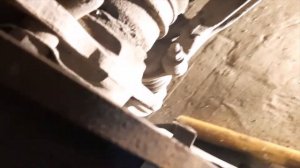 Шевроле Нива, замена шпильки крепления переднего колеса на ступице.