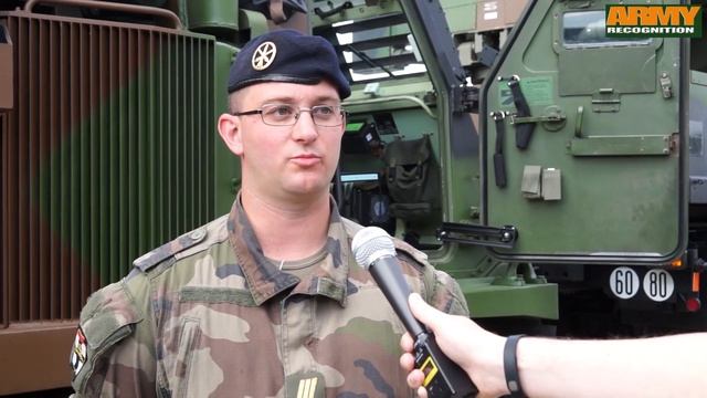 LRU M270 lance roquette unitaire unitary launch rocket 1° artillery regiment military parade France смотреть онлайн