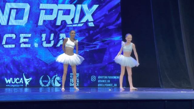 One more swan story | Contemporary duet смотреть онлайн