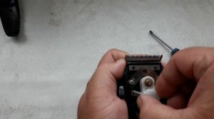 Как правильно поставить ножи машинки для стрижки волос