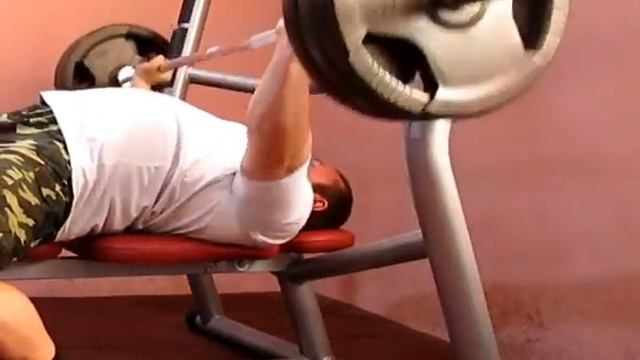 Жим лежа 140 кг на 15 раз - Ламонов Владимир. Жим лежа 140 кг на 15 раз смотреть онлайн